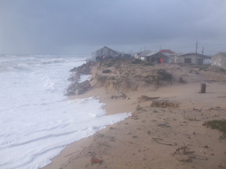 Place attachment, risk perception, and preparedness in a population exposed to coastal hazards: A case study in Faro Beach, southern Portugal