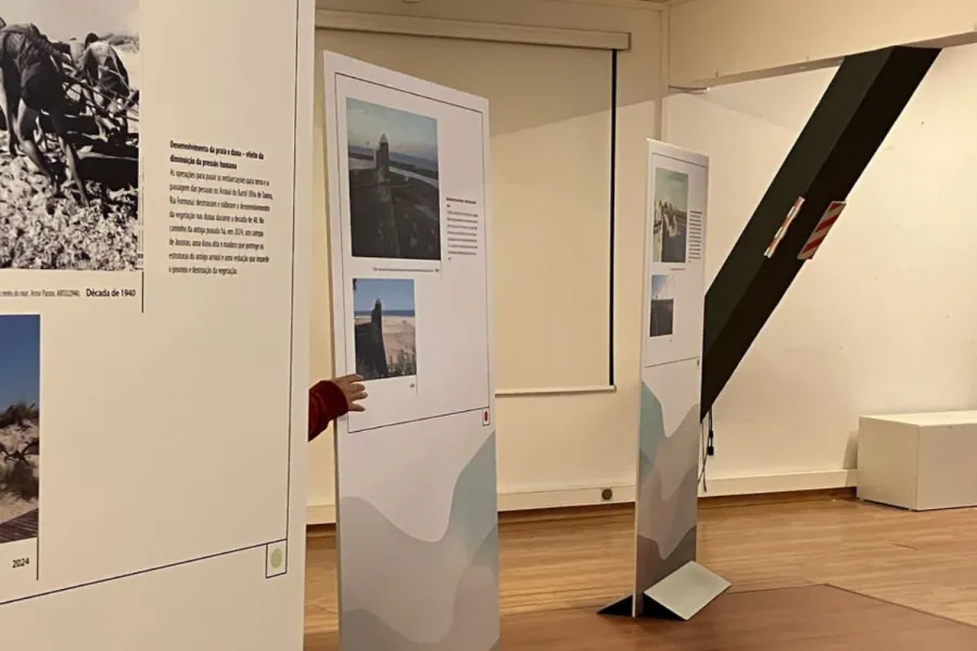 A nossa exposição de fotografia “Alteração da Paisagem Costeira do Algarve Oriental” está agora disponível para visita no CCV Tavira